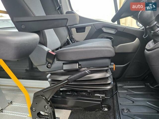 Белый Рено Мастер, объемом двигателя 2.3 л и пробегом 188 тыс. км за 19700 $, фото 45 на Automoto.ua