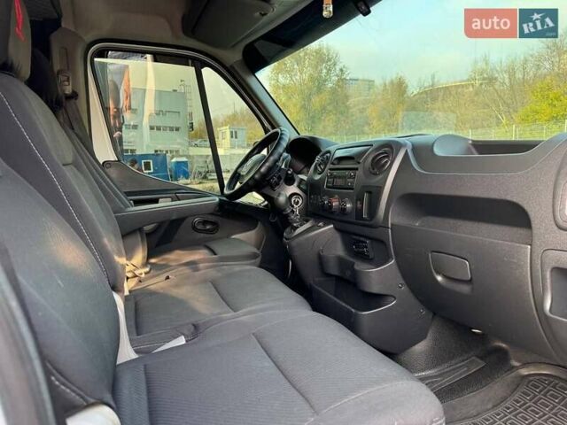 Білий Рено Мастєр, об'ємом двигуна 2.3 л та пробігом 235 тис. км за 16900 $, фото 6 на Automoto.ua