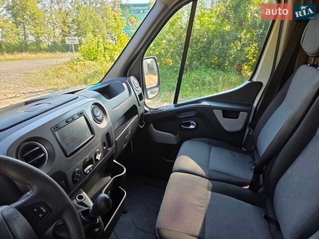 Білий Рено Мастєр, об'ємом двигуна 2.3 л та пробігом 256 тис. км за 18600 $, фото 6 на Automoto.ua
