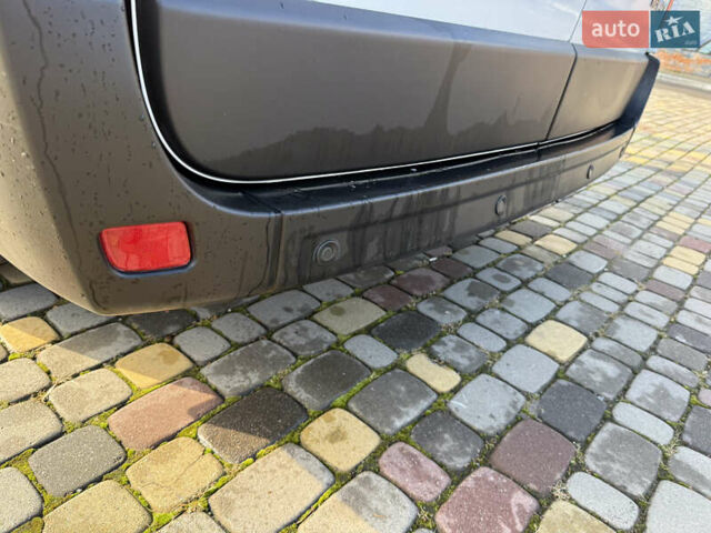 Білий Рено Мастєр, об'ємом двигуна 2.3 л та пробігом 265 тис. км за 17300 $, фото 60 на Automoto.ua