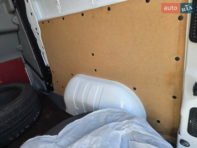 Белый Рено Мастер, объемом двигателя 2.3 л и пробегом 188 тыс. км за 18600 $, фото 20 на Automoto.ua