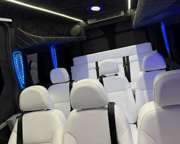 Белый Рено Мастер, объемом двигателя 2.3 л и пробегом 198 тыс. км за 29900 $, фото 2 на Automoto.ua