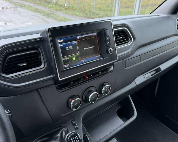 Белый Рено Мастер, объемом двигателя 2.3 л и пробегом 198 тыс. км за 29900 $, фото 8 на Automoto.ua