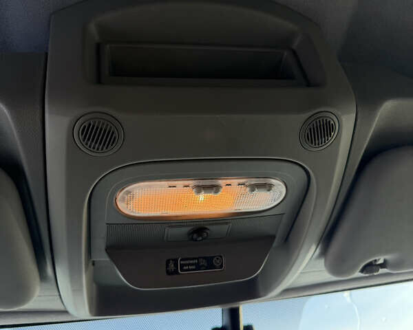 Білий Рено Мастєр, об'ємом двигуна 2.3 л та пробігом 253 тис. км за 26300 $, фото 19 на Automoto.ua