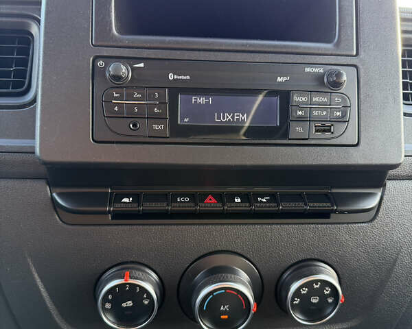 Білий Рено Мастєр, об'ємом двигуна 2.3 л та пробігом 253 тис. км за 26300 $, фото 27 на Automoto.ua