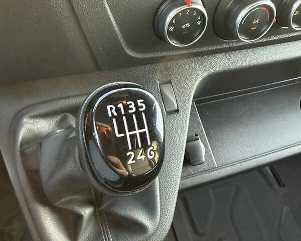 Білий Рено Мастєр, об'ємом двигуна 2.3 л та пробігом 253 тис. км за 26300 $, фото 26 на Automoto.ua