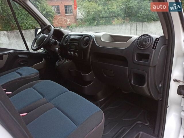 Белый Рено Мастер, объемом двигателя 2.3 л и пробегом 287 тыс. км за 16700 $, фото 26 на Automoto.ua