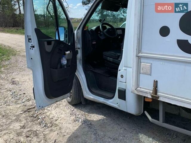 Білий Рено Мастєр, об'ємом двигуна 2.3 л та пробігом 304 тис. км за 18000 $, фото 6 на Automoto.ua