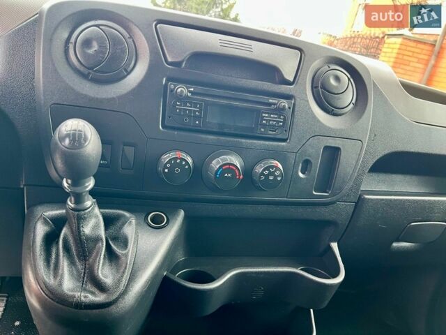 Белый Рено Мастер, объемом двигателя 2.3 л и пробегом 230 тыс. км за 20299 $, фото 12 на Automoto.ua