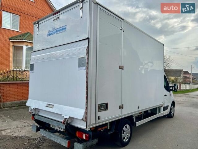 Белый Рено Мастер, объемом двигателя 2.3 л и пробегом 230 тыс. км за 20799 $, фото 5 на Automoto.ua