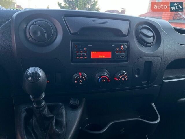 Білий Рено Мастєр, об'ємом двигуна 2.3 л та пробігом 195 тис. км за 20999 $, фото 16 на Automoto.ua
