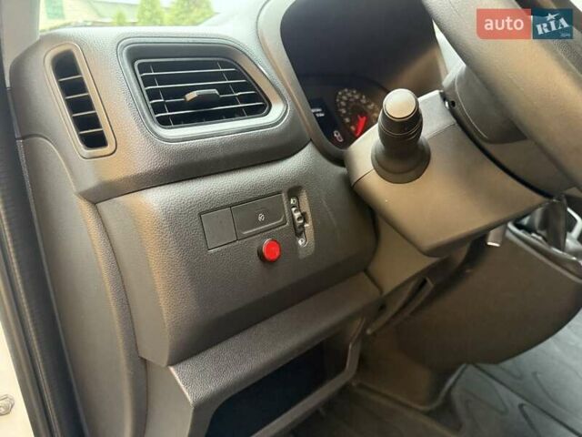 Білий Рено Мастєр, об'ємом двигуна 0 л та пробігом 182 тис. км за 22200 $, фото 56 на Automoto.ua