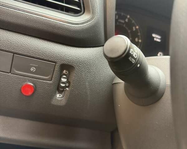 Білий Рено Мастєр, об'ємом двигуна 0 л та пробігом 182 тис. км за 22200 $, фото 57 на Automoto.ua