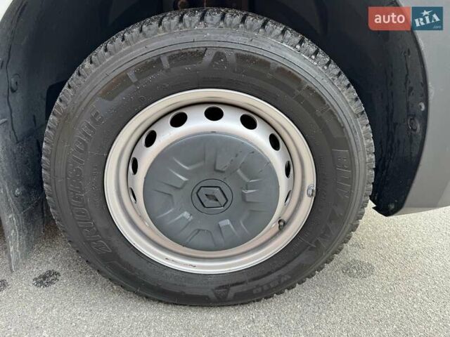 Білий Рено Мастєр, об'ємом двигуна 2.3 л та пробігом 187 тис. км за 26199 $, фото 9 на Automoto.ua