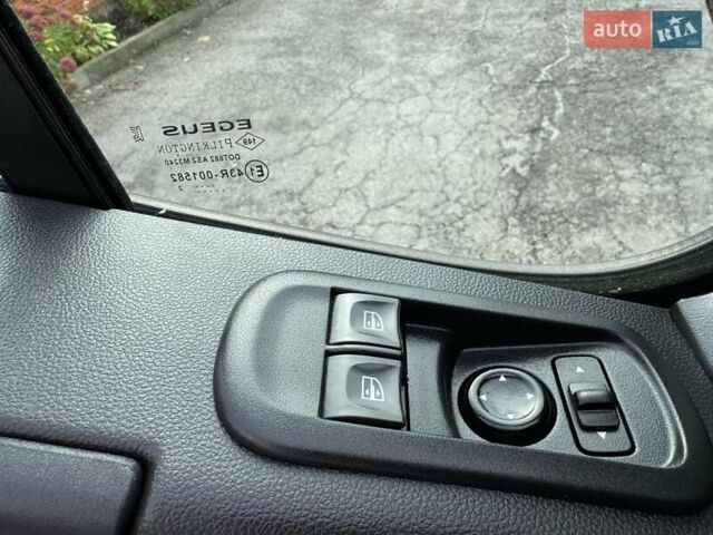 Білий Рено Мастєр, об'ємом двигуна 2.3 л та пробігом 187 тис. км за 26199 $, фото 22 на Automoto.ua