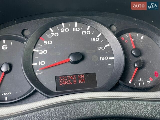 Білий Рено Мастєр, об'ємом двигуна 2.3 л та пробігом 321 тис. км за 11300 $, фото 7 на Automoto.ua