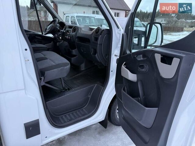 Белый Рено Мастер, объемом двигателя 2.3 л и пробегом 155 тыс. км за 14900 $, фото 8 на Automoto.ua