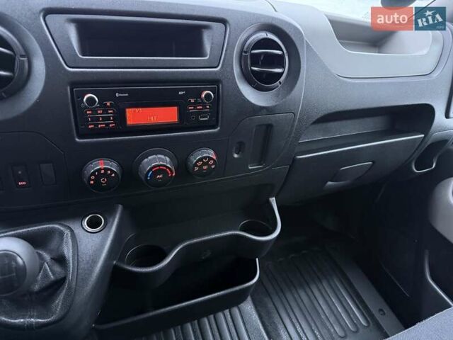 Белый Рено Мастер, объемом двигателя 2.3 л и пробегом 155 тыс. км за 14900 $, фото 12 на Automoto.ua