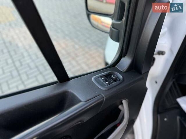Білий Рено Мастєр, об'ємом двигуна 2.3 л та пробігом 394 тис. км за 14950 $, фото 47 на Automoto.ua