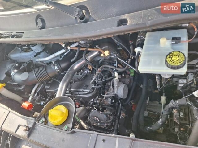 Білий Рено Мастєр, об'ємом двигуна 2.3 л та пробігом 380 тис. км за 17000 $, фото 1 на Automoto.ua