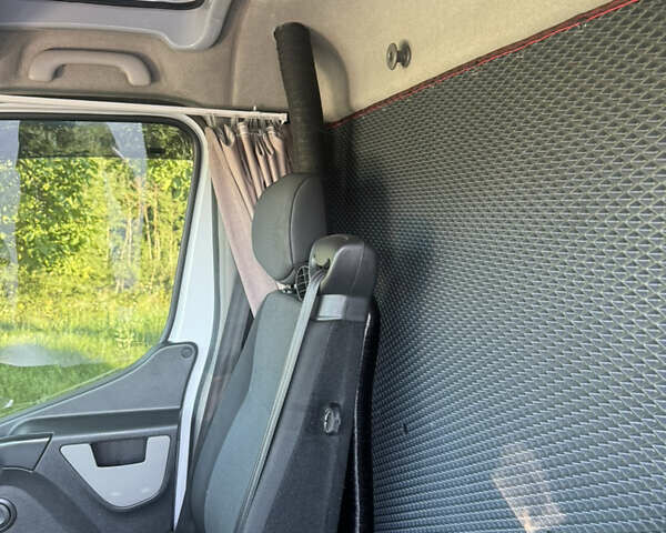 Білий Рено Мастєр, об'ємом двигуна 2.3 л та пробігом 420 тис. км за 18300 $, фото 7 на Automoto.ua