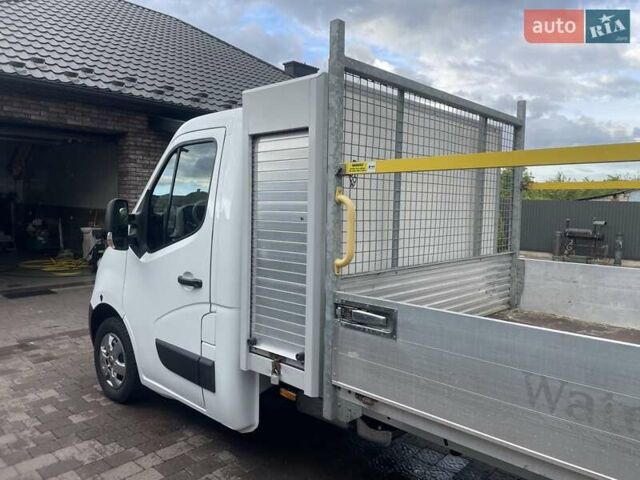 Белый Рено Мастер, объемом двигателя 2.3 л и пробегом 203 тыс. км за 15500 $, фото 3 на Automoto.ua