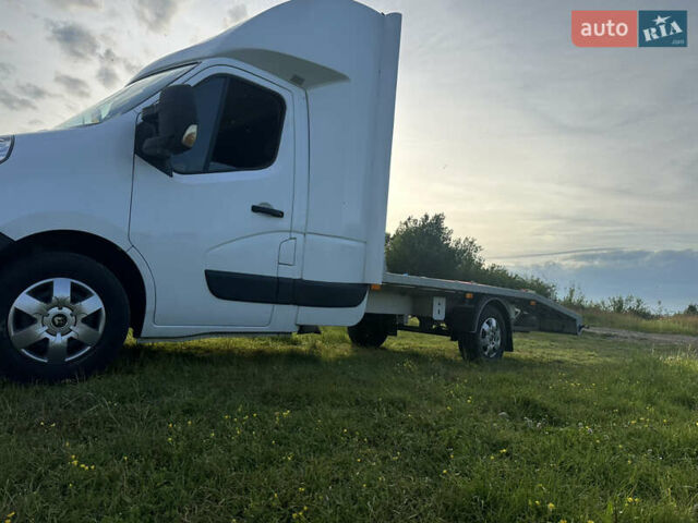 Белый Рено Мастер, объемом двигателя 2.3 л и пробегом 235 тыс. км за 17500 $, фото 1 на Automoto.ua