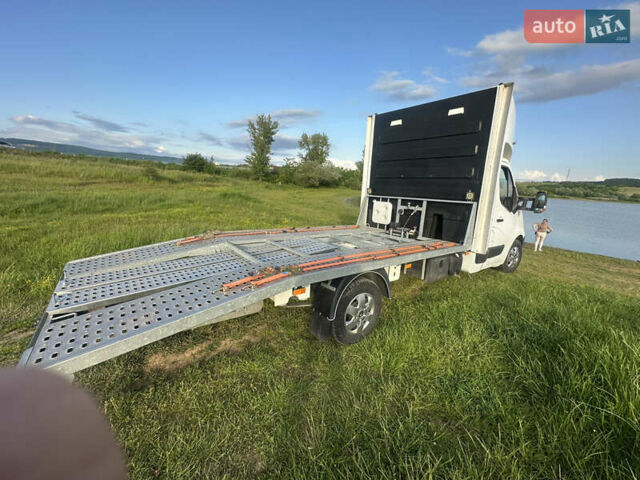 Белый Рено Мастер, объемом двигателя 2.3 л и пробегом 235 тыс. км за 17500 $, фото 4 на Automoto.ua