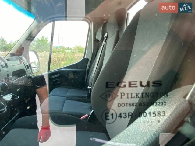 Белый Рено Мастер, объемом двигателя 2.3 л и пробегом 253 тыс. км за 16800 $, фото 25 на Automoto.ua