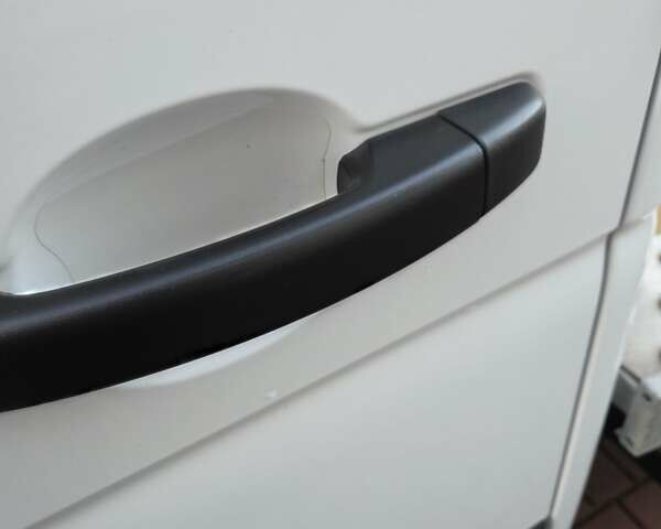 Білий Рено Мастєр, об'ємом двигуна 2.3 л та пробігом 145 тис. км за 36800 $, фото 6 на Automoto.ua