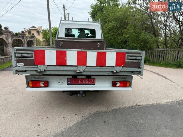 Белый Рено Мастер, объемом двигателя 2.3 л и пробегом 108 тыс. км за 25500 $, фото 4 на Automoto.ua