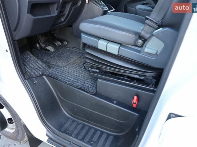 Білий Рено Мастєр, об'ємом двигуна 2.3 л та пробігом 146 тис. км за 36500 $, фото 35 на Automoto.ua