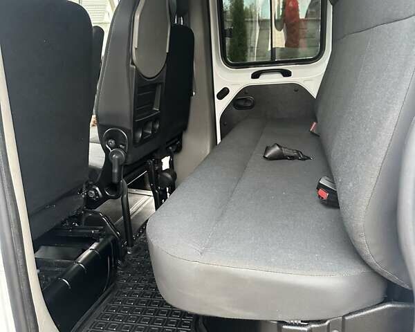 Белый Рено Мастер, объемом двигателя 2.3 л и пробегом 149 тыс. км за 29500 $, фото 70 на Automoto.ua