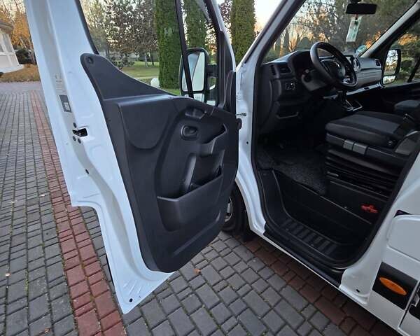 Білий Рено Мастєр, об'ємом двигуна 2.3 л та пробігом 145 тис. км за 36800 $, фото 53 на Automoto.ua