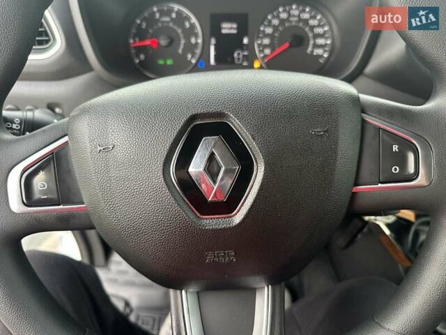 Белый Рено Мастер, объемом двигателя 2.3 л и пробегом 149 тыс. км за 29500 $, фото 50 на Automoto.ua