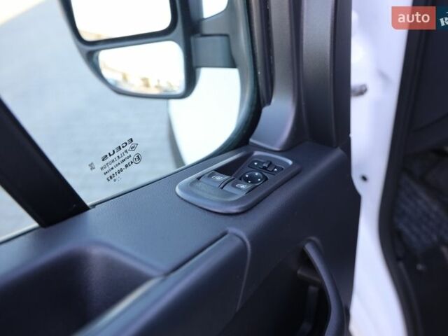 Білий Рено Мастєр, об'ємом двигуна 2.3 л та пробігом 146 тис. км за 36500 $, фото 22 на Automoto.ua
