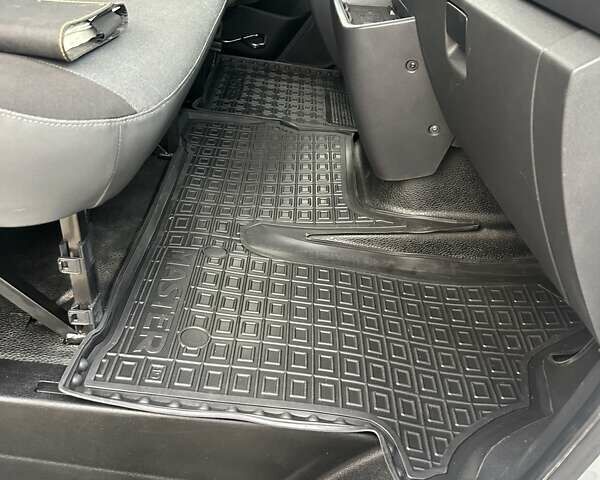 Белый Рено Мастер, объемом двигателя 2.3 л и пробегом 149 тыс. км за 29500 $, фото 62 на Automoto.ua