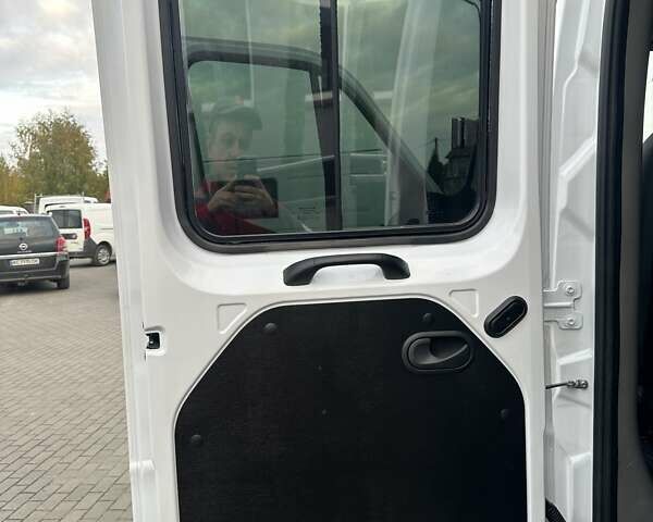 Белый Рено Мастер, объемом двигателя 2.3 л и пробегом 149 тыс. км за 29500 $, фото 69 на Automoto.ua