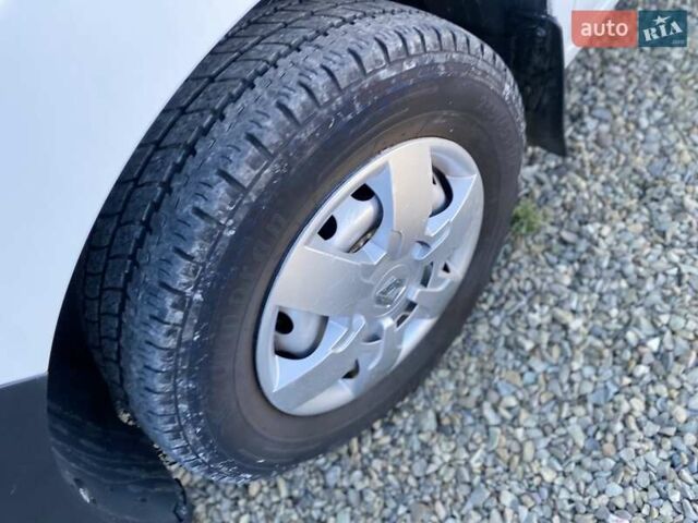 Белый Рено Мастер, объемом двигателя 2.3 л и пробегом 157 тыс. км за 17700 $, фото 16 на Automoto.ua