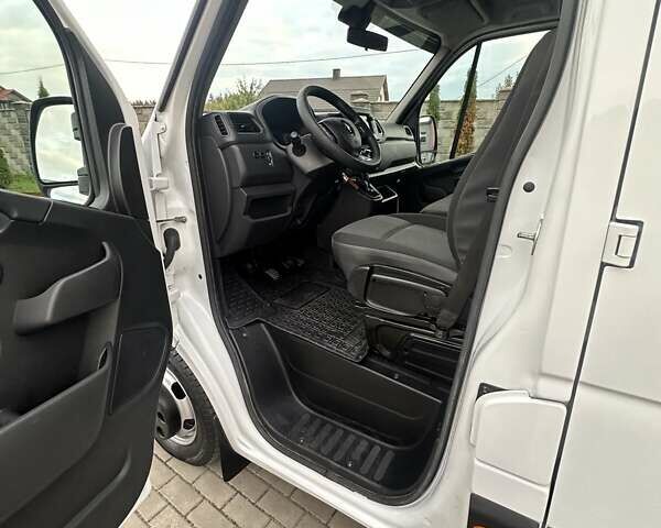 Белый Рено Мастер, объемом двигателя 2.3 л и пробегом 149 тыс. км за 29500 $, фото 40 на Automoto.ua