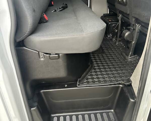 Белый Рено Мастер, объемом двигателя 2.3 л и пробегом 149 тыс. км за 29500 $, фото 66 на Automoto.ua