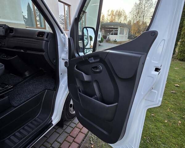 Білий Рено Мастєр, об'ємом двигуна 2.3 л та пробігом 145 тис. км за 36800 $, фото 47 на Automoto.ua