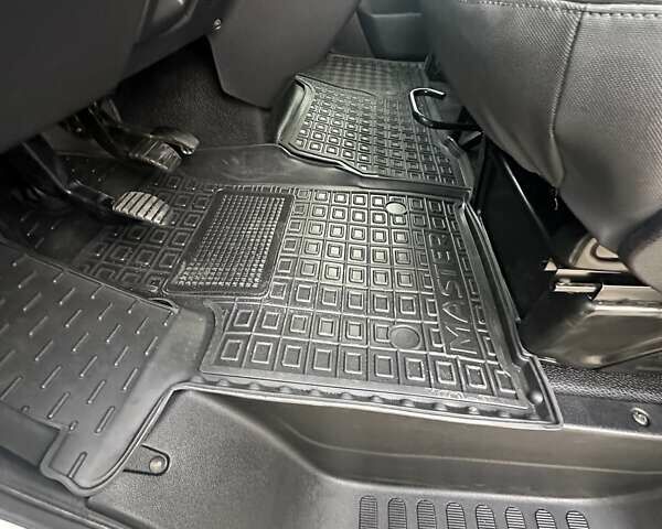 Білий Рено Мастєр, об'ємом двигуна 2.3 л та пробігом 149 тис. км за 29500 $, фото 41 на Automoto.ua