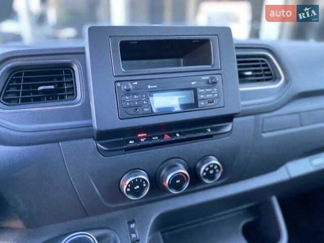 Белый Рено Мастер, объемом двигателя 2.3 л и пробегом 157 тыс. км за 17700 $, фото 29 на Automoto.ua