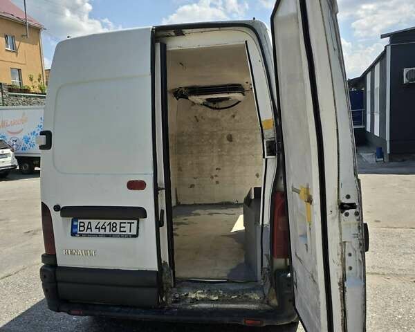 Белый Рено Мастер, объемом двигателя 2.46 л и пробегом 799 тыс. км за 5000 $, фото 3 на Automoto.ua