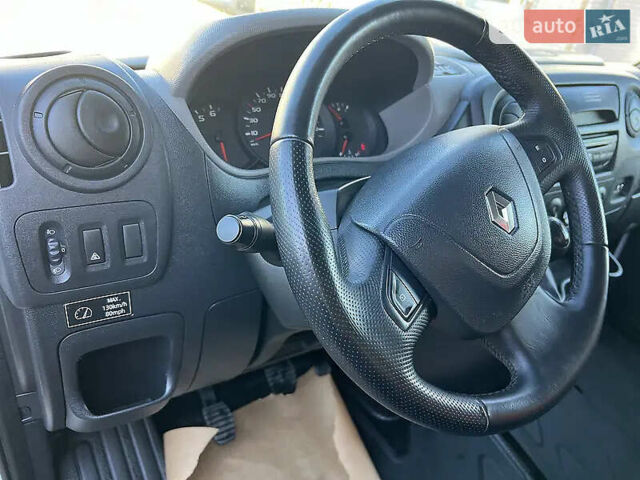Белый Рено Мастер, объемом двигателя 2.3 л и пробегом 362 тыс. км за 17000 $, фото 8 на Automoto.ua