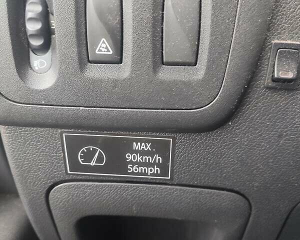 Белый Рено Мастер, объемом двигателя 2.3 л и пробегом 306 тыс. км за 17500 $, фото 16 на Automoto.ua