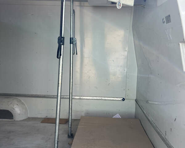 Белый Рено Мастер, объемом двигателя 2.3 л и пробегом 418 тыс. км за 13000 $, фото 11 на Automoto.ua