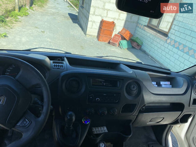 Белый Рено Мастер, объемом двигателя 2.3 л и пробегом 550 тыс. км за 10500 $, фото 14 на Automoto.ua