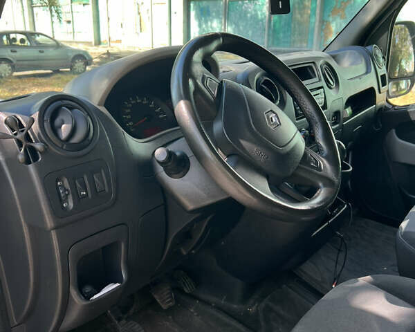 Белый Рено Мастер, объемом двигателя 2.3 л и пробегом 418 тыс. км за 13000 $, фото 7 на Automoto.ua